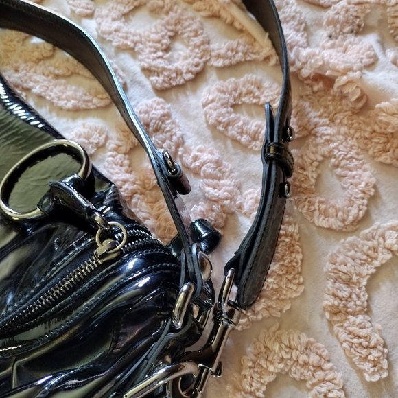 Luxury Gucci Soft Patent Leather Bag - Picture 13 of 15